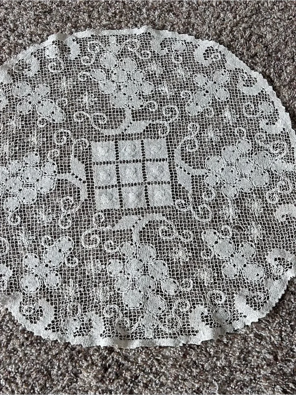Cream Lace Crochet Round Table Doily Large 70’s Size 20 inches